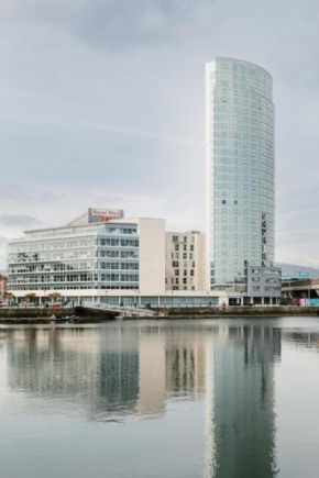 Best City Views, Sleeps 6, Fabulous Interiors
